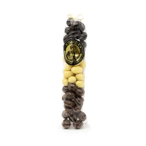 Almendra bañada en 3 chocolates